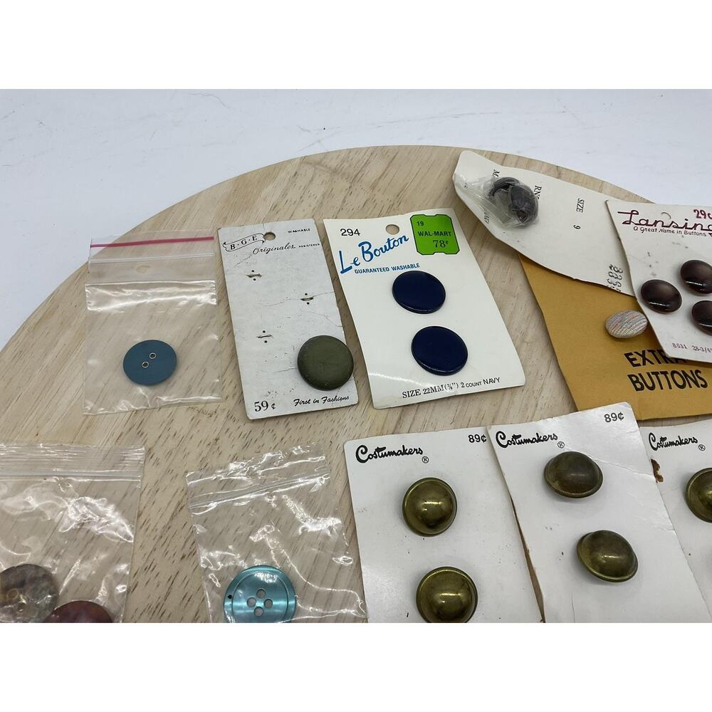 Vintage Sewing Buttons Lot On Cards Lansing Costumakers Multi-Color Plastic - Picture 6 of 7